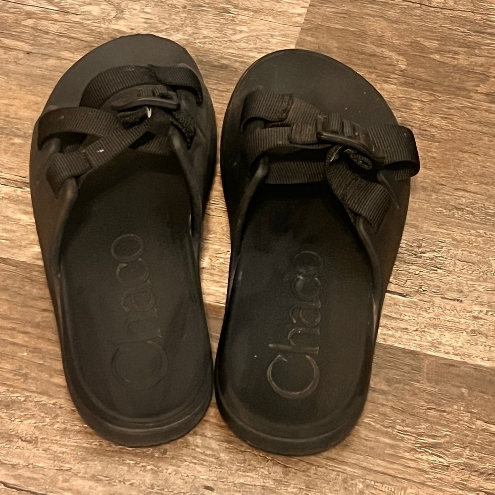 FINAL PRICE Chaco Black Strapped Slide Sandals - Picture 4 of 9